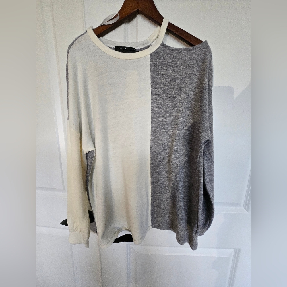 NWT Doe & Rae open shoulder light sweater